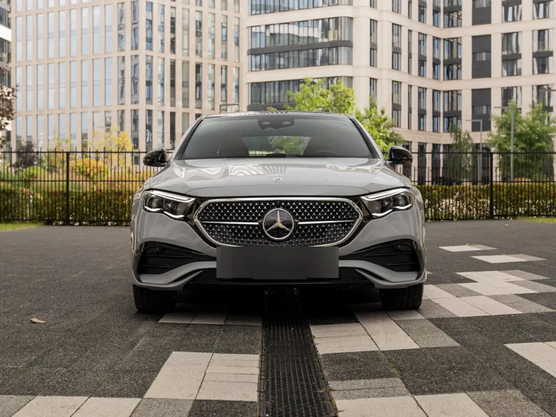 Mercedes-Benz E-Класс E 300 4MATIC AMG Line 2026, фото 2